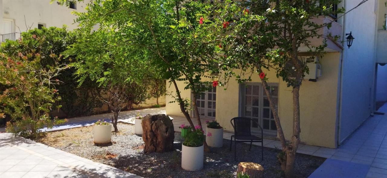מאליה Cleo Rooms 250M From The Beach מראה חיצוני תמונה