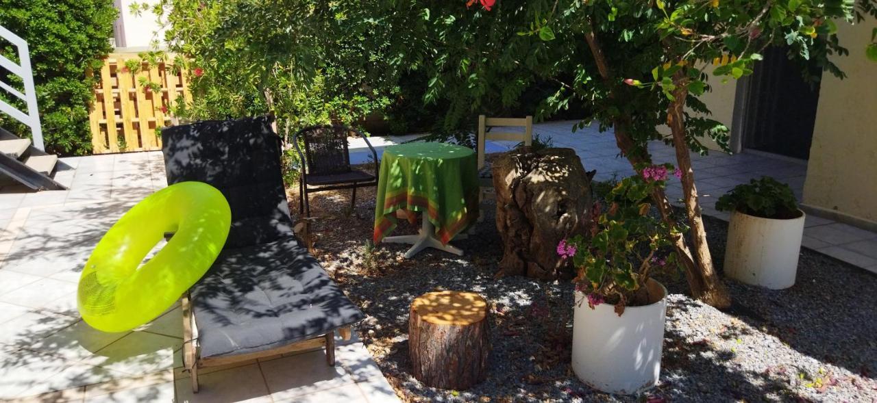 מאליה Cleo Rooms 250M From The Beach מראה חיצוני תמונה