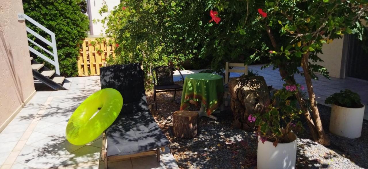 מאליה Cleo Rooms 250M From The Beach מראה חיצוני תמונה