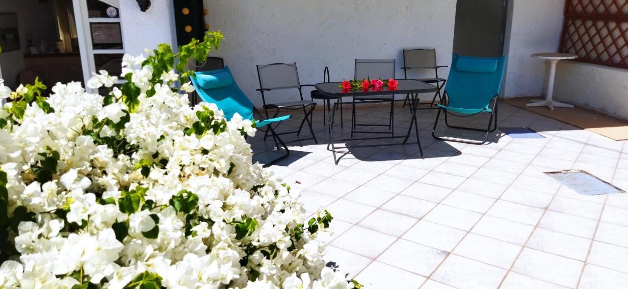 מאליה Cleo Rooms 250M From The Beach מראה חיצוני תמונה