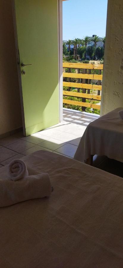 מאליה Cleo Rooms 250M From The Beach מראה חיצוני תמונה