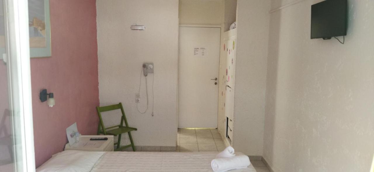 מאליה Cleo Rooms 250M From The Beach מראה חיצוני תמונה