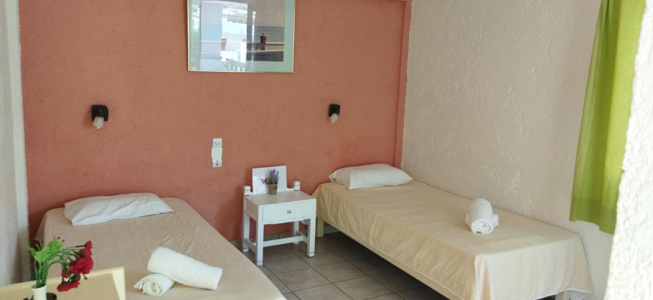 מאליה Cleo Rooms 250M From The Beach מראה חיצוני תמונה