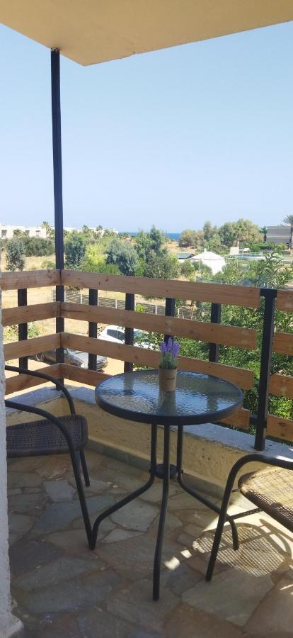 מאליה Cleo Rooms 250M From The Beach מראה חיצוני תמונה