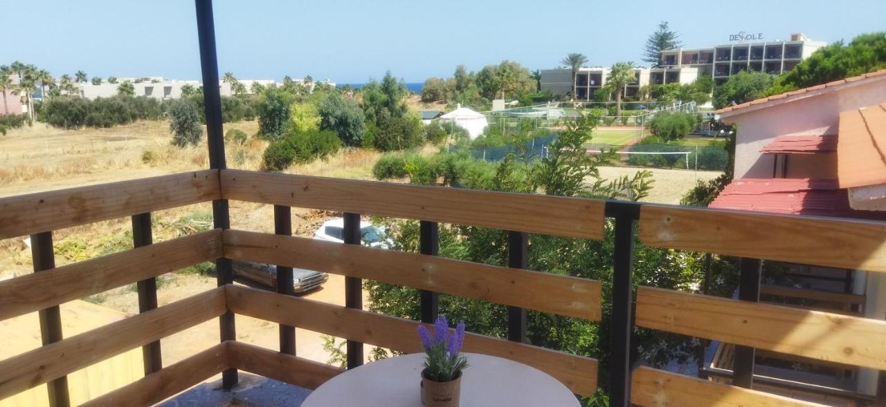 מאליה Cleo Rooms 250M From The Beach מראה חיצוני תמונה