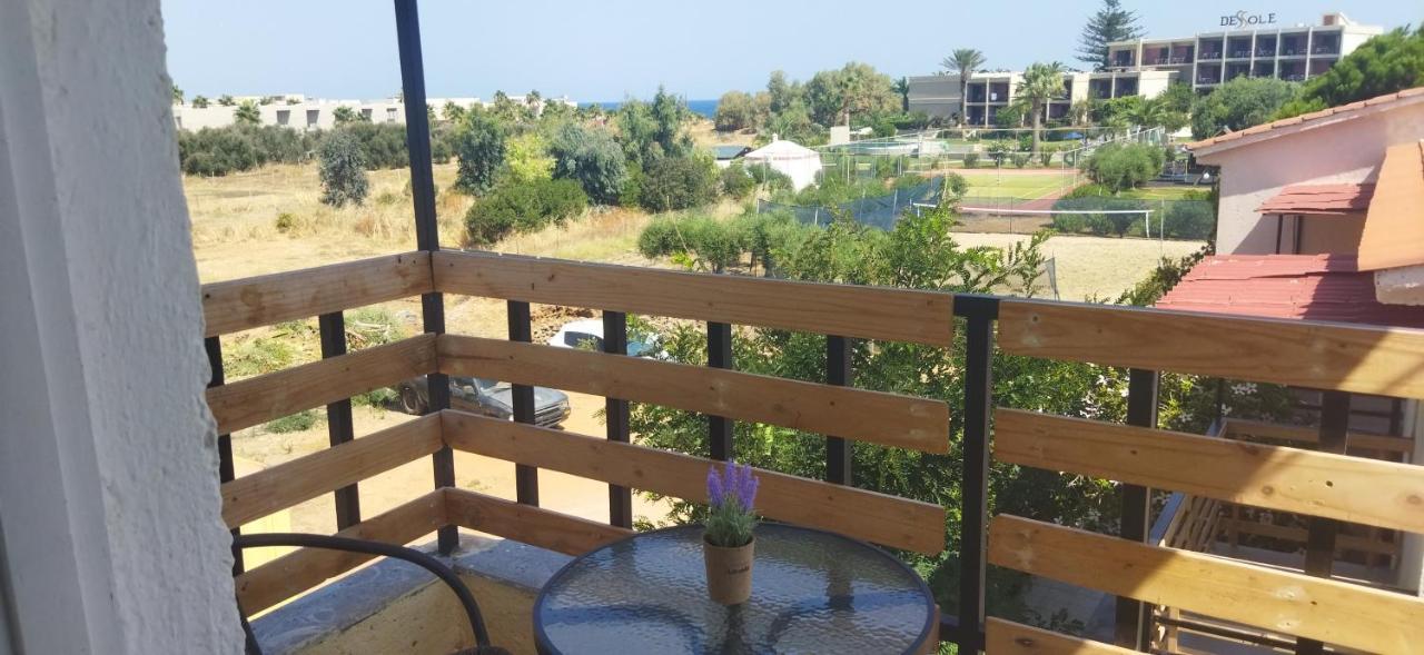 מאליה Cleo Rooms 250M From The Beach מראה חיצוני תמונה