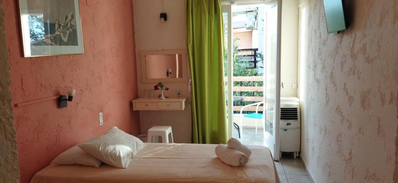 מאליה Cleo Rooms 250M From The Beach מראה חיצוני תמונה