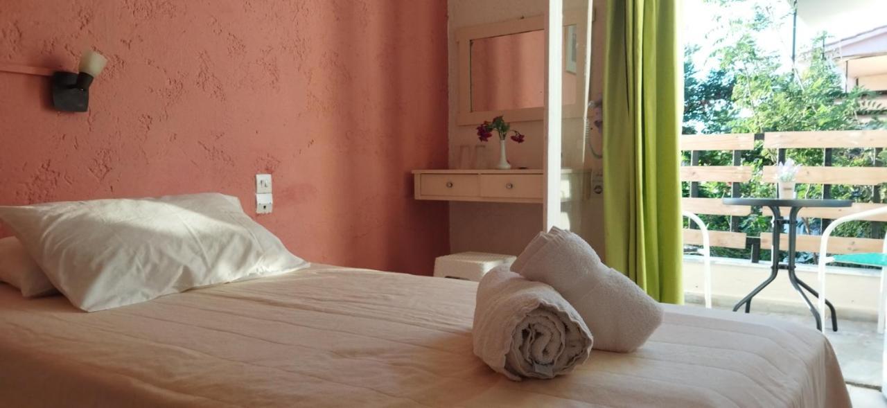 מאליה Cleo Rooms 250M From The Beach מראה חיצוני תמונה