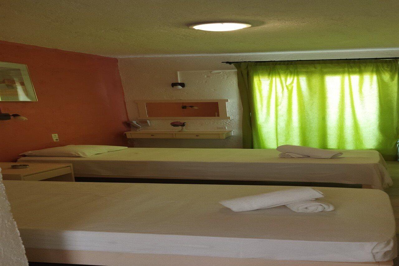 מאליה Cleo Rooms 250M From The Beach מראה חיצוני תמונה