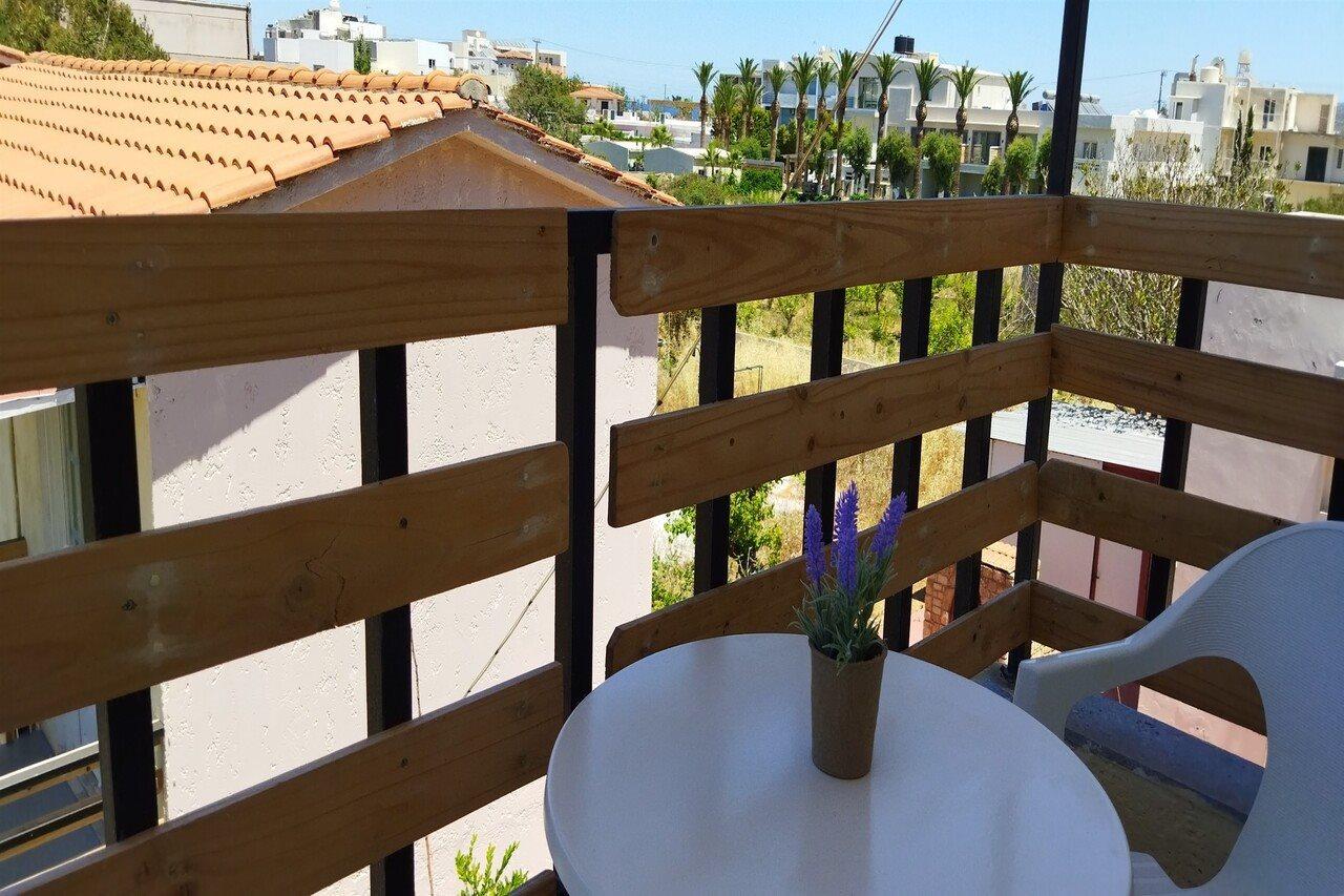 מאליה Cleo Rooms 250M From The Beach מראה חיצוני תמונה